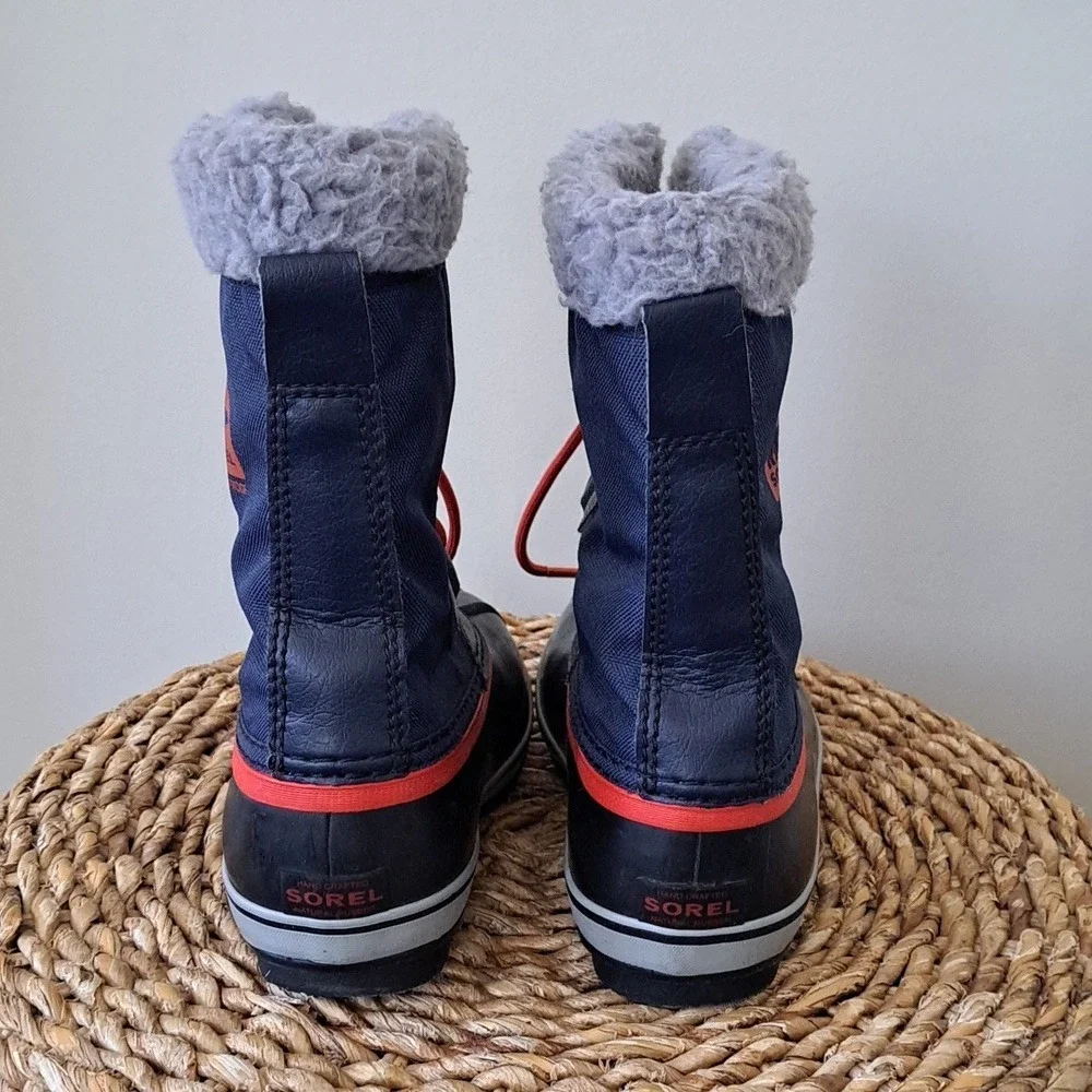 Sorel brand fur gently